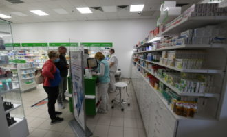 Prezident ČLnK ubezpečil, že lékárenská péče nebude omezena