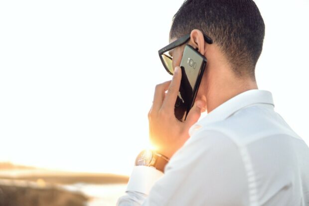 Časté a dlouhé telefonní hovory mohou vést k problémům se srdcem
